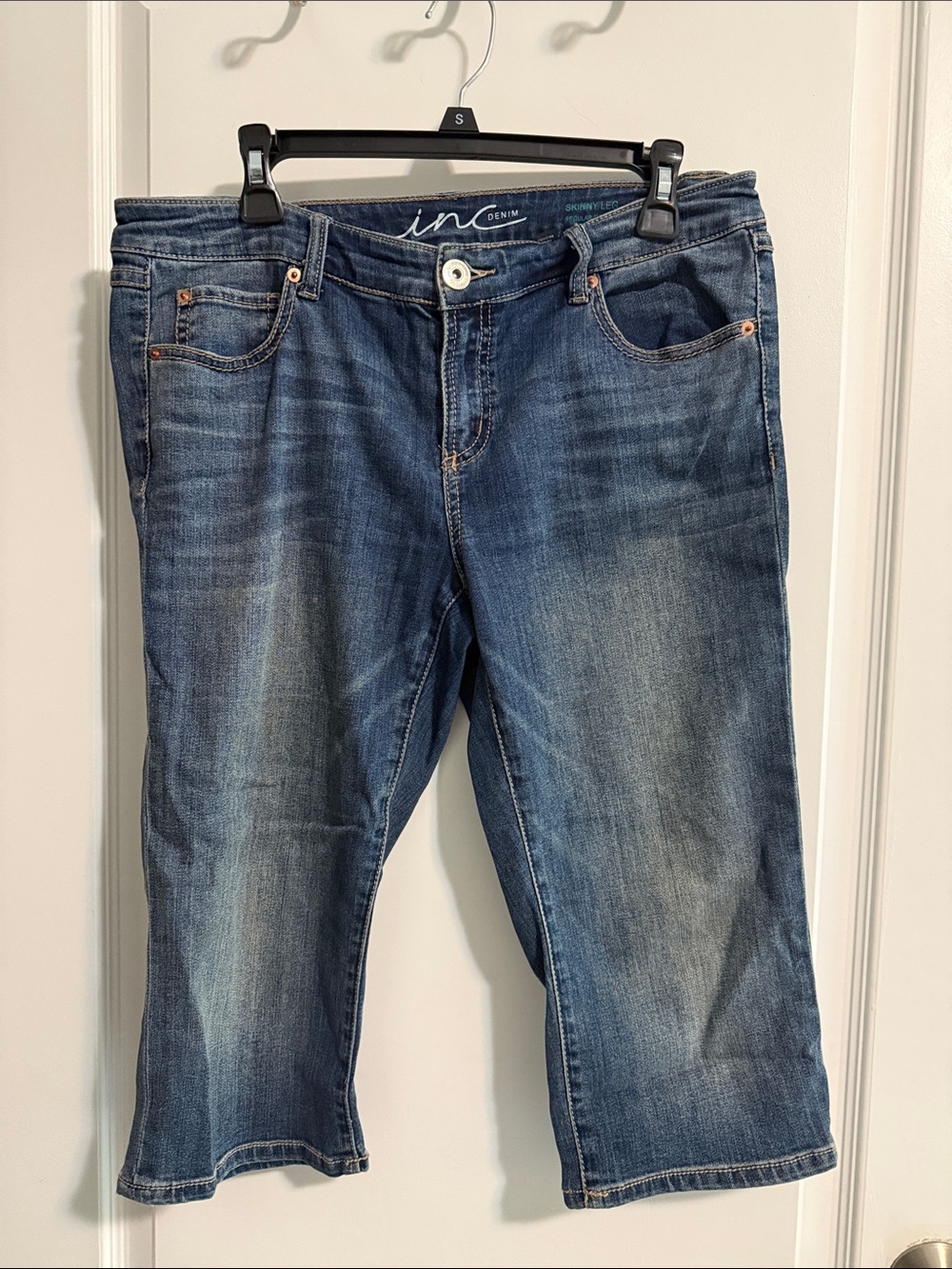 INC Women’s Blue Cropped Jeans